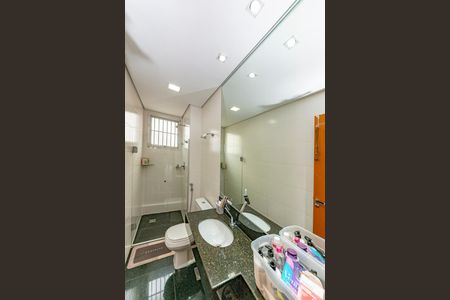 Apartamento à venda com 240m², 4 quartos e 4 vagasBanheiro da Suíte 2