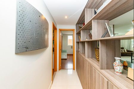 Apartamento à venda com 240m², 4 quartos e 4 vagasCorredor