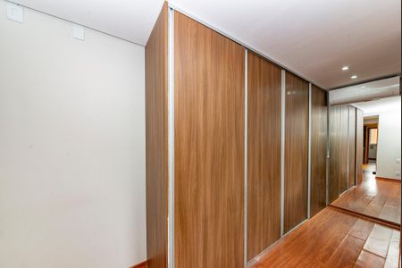Apartamento à venda com 240m², 4 quartos e 4 vagasSuíte 1