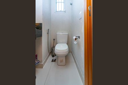 Apartamento à venda com 240m², 4 quartos e 4 vagasLavabo