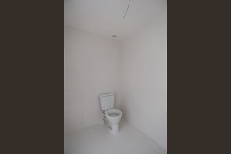 Banheiro de kitnet/studio para alugar com 1 quarto, 16m² em Casa Verde Alta, São Paulo