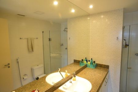 Apartamento à venda com 94m², 2 quartos e 1 vagaBanheiro da Suíte