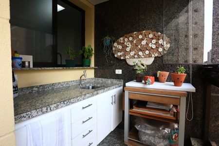 Apartamento à venda com 220m², 3 quartos e 4 vagasVaranda gourmet