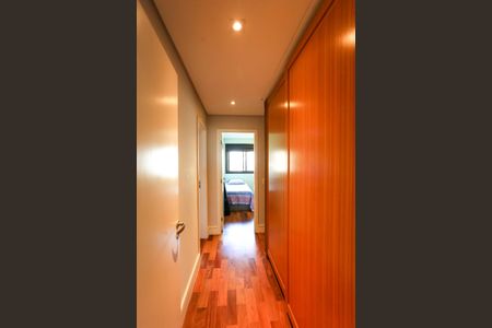 Apartamento à venda com 220m², 3 quartos e 4 vagasCorredor