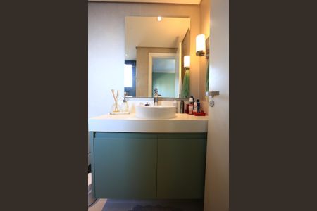 Apartamento à venda com 220m², 3 quartos e 4 vagasBanheiro da Suíte 1