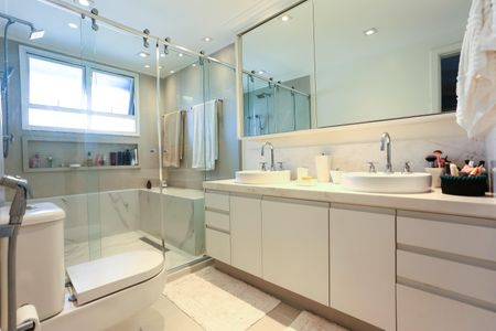 Apartamento à venda com 220m², 3 quartos e 4 vagasBanheiro da Suíte 3