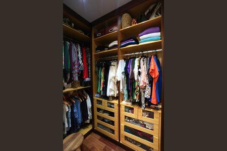 Apartamento à venda com 220m², 3 quartos e 4 vagasCloset da suíte 3