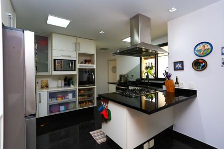 Apartamento à venda com 220m², 3 quartos e 4 vagasCozinha