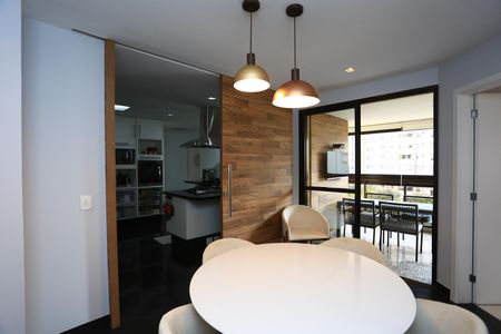 Apartamento à venda com 220m², 3 quartos e 4 vagasCopa