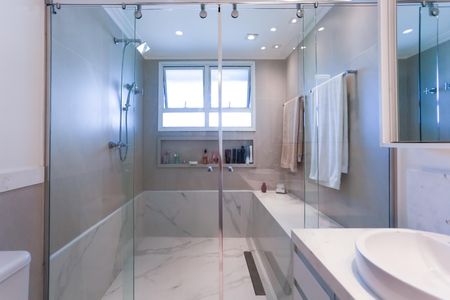 Apartamento à venda com 220m², 3 quartos e 4 vagasBanheiro da Suíte 3