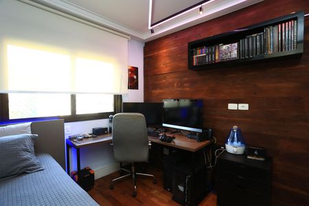 Apartamento à venda com 220m², 3 quartos e 4 vagas Suíte 2