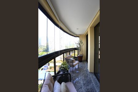 Varanda da Sala de apartamento à venda com 3 quartos, 220m² em Vila Suzana, São Paulo