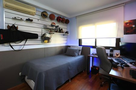 Apartamento à venda com 220m², 3 quartos e 4 vagas Suíte 2