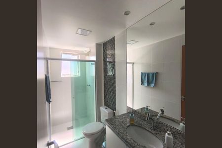 Apartamento à venda com 60m², 2 quartos e 2 vagas Apartamento à venda com 60m², 2 quartos e 2 vagasBanheiro