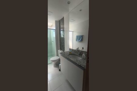 Apartamento à venda com 60m², 2 quartos e 2 vagas Apartamento à venda com 60m², 2 quartos e 2 vagasBanheiro