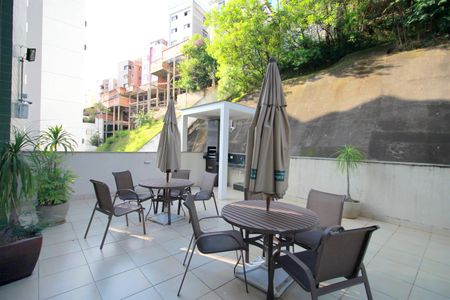 Apartamento à venda com 60m², 2 quartos e 2 vagasÁrea comum - Pátio