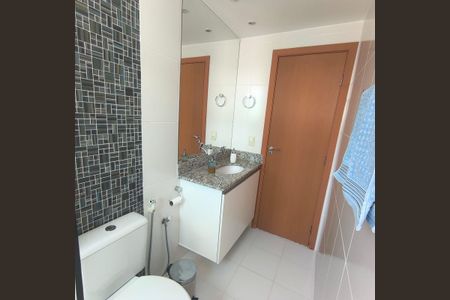 Apartamento à venda com 60m², 2 quartos e 2 vagas Apartamento à venda com 60m², 2 quartos e 2 vagasBanheiro