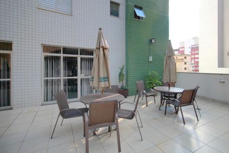 Apartamento à venda com 60m², 2 quartos e 2 vagasÁrea comum - Pátio