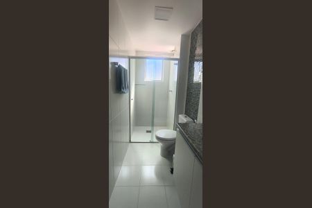 Apartamento à venda com 60m², 2 quartos e 2 vagas Apartamento à venda com 60m², 2 quartos e 2 vagasBanheiro