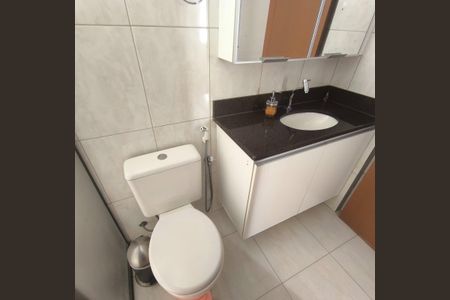 Apartamento à venda com 60m², 2 quartos e 2 vagas Apartamento à venda com 60m², 2 quartos e 2 vagasBanheiro
