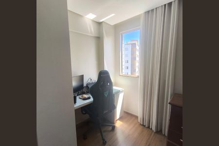 Apartamento à venda com 60m², 2 quartos e 2 vagas Apartamento à venda com 60m², 2 quartos e 2 vagasEscritório