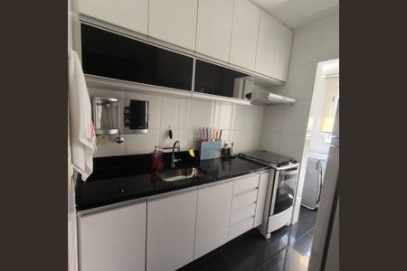 Apartamento à venda com 60m², 2 quartos e 2 vagas Apartamento à venda com 60m², 2 quartos e 2 vagasCozinha