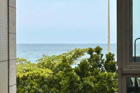 Apartamento à venda com 132m², 3 quartos e sem vaga Apartamento à venda com 132m², 3 quartos e sem vagaVista da Sacada