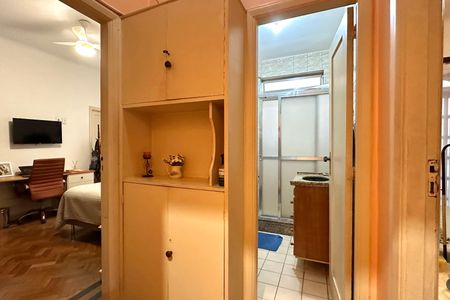 Apartamento à venda com 132m², 3 quartos e sem vaga Apartamento à venda com 132m², 3 quartos e sem vagaCorredor