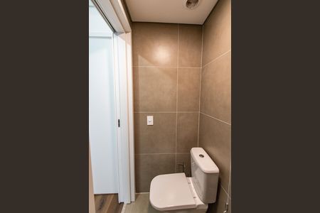 Banheiro de kitnet/studio para alugar com 1 quarto, 19m² em Liberdade, São Paulo