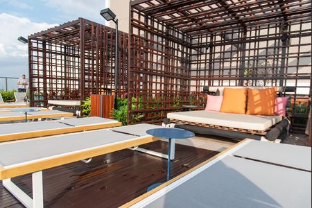 Studio para alugar com 19m², 1 quarto e 1 vaga Studio para alugar com 19m², 1 quarto e 1 vagaÁrea comum - Piscina