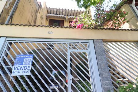 Casa à venda com 220m², 3 quartos e 3 vagasFachada