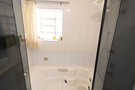 Casa à venda com 220m², 3 quartos e 3 vagasBanheiro da Suíte 1