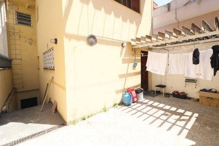 Casa à venda com 220m², 3 quartos e 3 vagasÁrea de Serviço