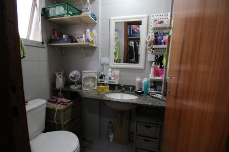 Apartamento à venda com 71m², 2 quartos e 1 vagaBanheiro da Suíte 