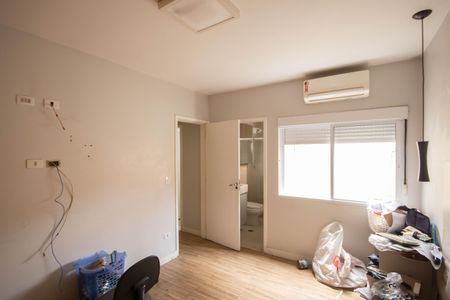 Casa de condomínio à venda com 183m², 3 quartos e 3 vagasSuíte