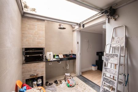 Casa de condomínio à venda com 183m², 3 quartos e 3 vagasChurrasqueira