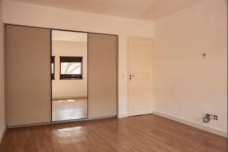 Casa à venda com 175m², 3 quartos e 3 vagasSuíte