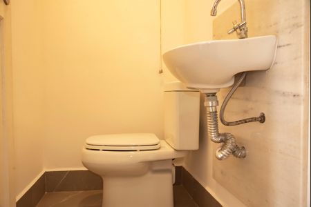 Lavabo de casa à venda com 3 quartos, 175m² em Mirandópolis, São Paulo