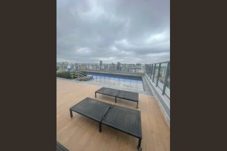 Studio à venda com 27m², 1 quarto e sem vagaÁrea comum - Piscina