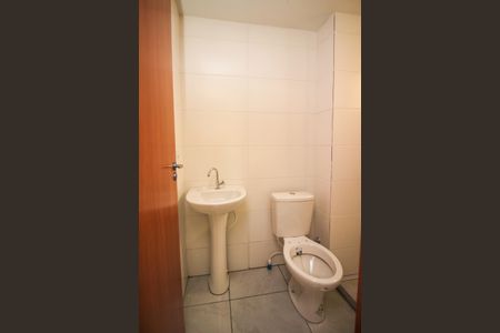 Banheiro Social de apartamento para alugar com 1 quarto, 29m² em Hípica, Porto Alegre