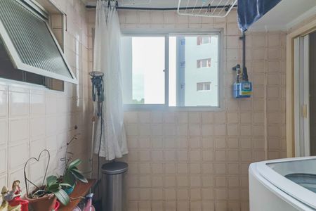 Apartamento à venda com 88m², 3 quartos e 2 vagas Apartamento à venda com 88m², 3 quartos e 2 vagasCozinha e Área de Serviço