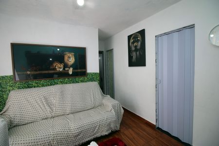 Sala de apartamento à venda com 2 quartos, 60m² em Olaria, Rio de Janeiro