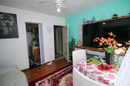 Sala de apartamento à venda com 2 quartos, 60m² em Olaria, Rio de Janeiro