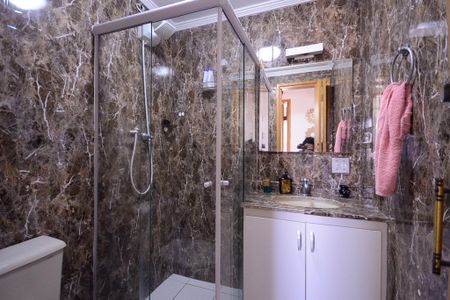 Apartamento à venda com 74m², 3 quartos e 1 vaga Apartamento à venda com 74m², 3 quartos e 1 vagaBanheiro Social