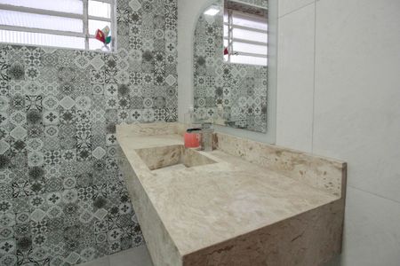 Casa à venda com 315m², 3 quartos e 2 vagasBanheiro Social