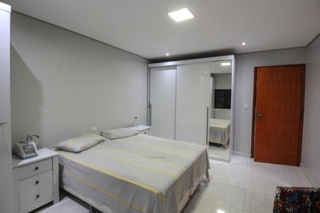 Casa à venda com 315m², 3 quartos e 2 vagasSuíte