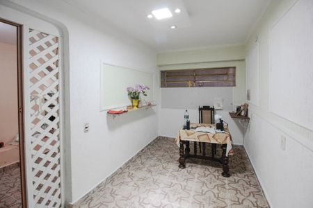 Casa à venda com 315m², 3 quartos e 2 vagasEscritório