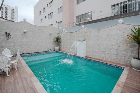 Casa à venda com 315m², 3 quartos e 2 vagasPiscina
