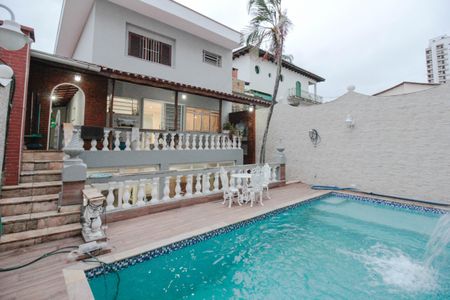 Casa à venda com 315m², 3 quartos e 2 vagasPiscina