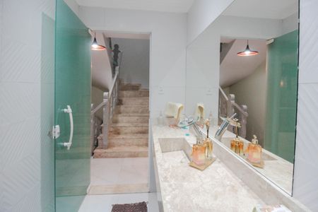 Casa à venda com 315m², 3 quartos e 2 vagasLavabo